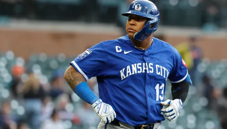 What happened with Salvador Perez? Royals legend isn't happy with manager decision image