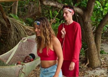 What time is the Masked Singer on tonight?
