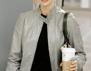 Judy Greer is Jenna Rink on