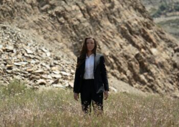 Nicole Brydon Bloom in 'Paradise' Season 2