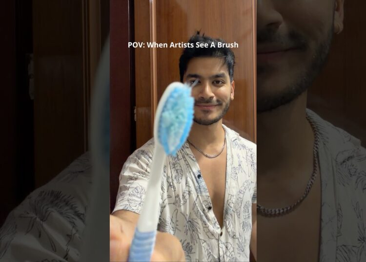 When Artists See A Brush 💖 #artshorts #artvideo