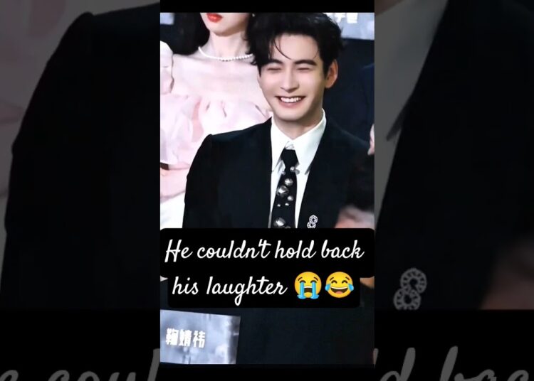 this boy is stuck in girls gossips,😂🤣😭 #foryou #shortsfeed #cdrama #viral #funny #funnyshorts  #bts