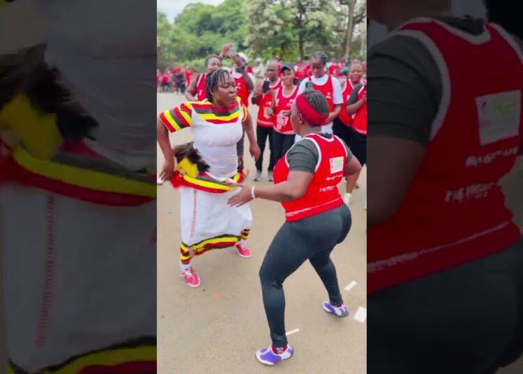 dance  uta fika trending song #afrohouse #deephouse #music #sound #deephouse #amapianotv.