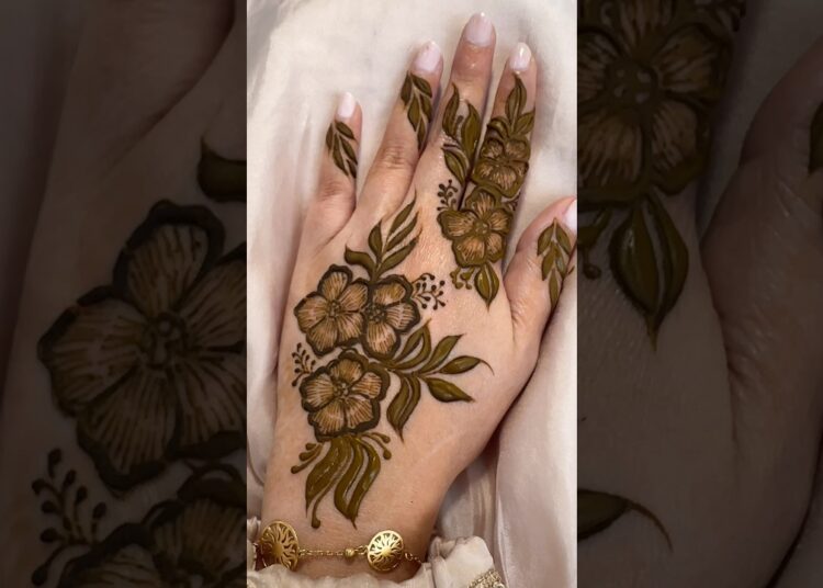 Henna therapy 🌸#henna #mehndi #qatarhenna #therapy #art #artist #explore #hennareels #hennashorts