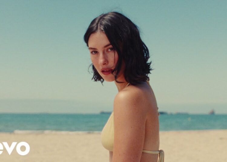 Gracie Abrams – I Love You, I’m Sorry (Official Music Video)