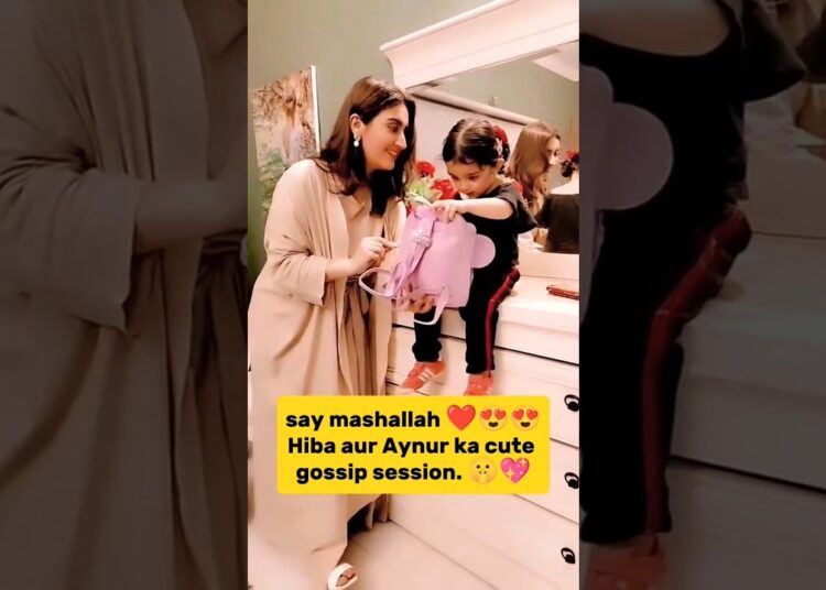 Mommy-Daughter Gossip Time! 🤫 Hiba Bukhari’s Mini-Me 💖 #HibaBukhari #viral #shorts #trendingnow