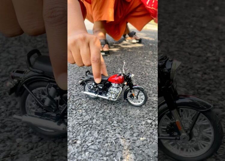 Mini Royal Bullet Die Cast Model Vs Big Royal Enfield Bullet😍