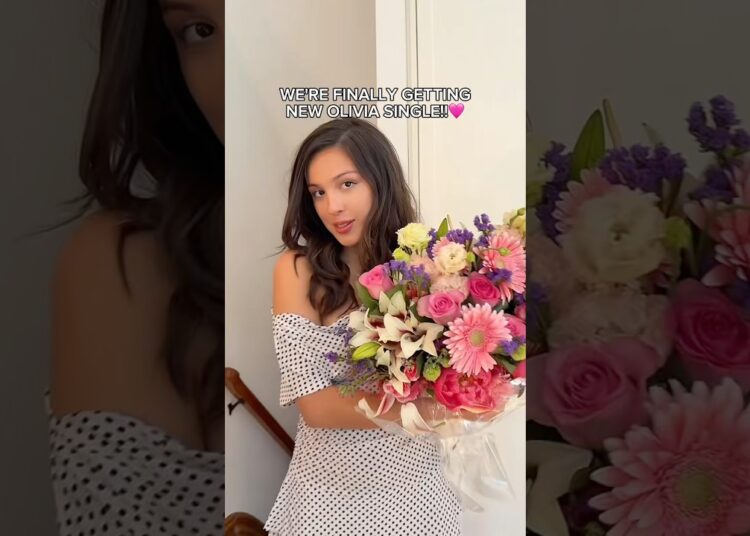 Olivia Rodrigo SURPRISED with NEW SINGLE🩷 #celebrity