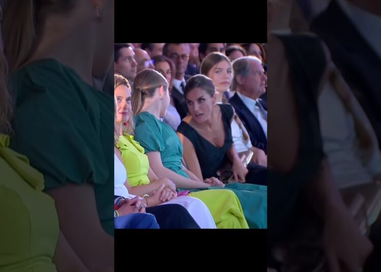 Queen Latiza likes ✨the Main character between two princess#royal #character #leonor#letizia#new.