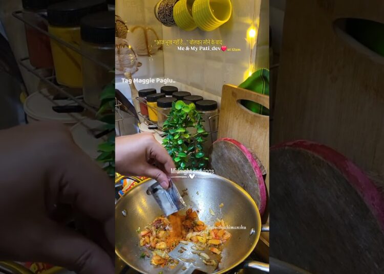 Midnight Cravings & Gossips.. #youtubeshorts #foodie #maggie #cooking #dailyvlog #midnightcraving