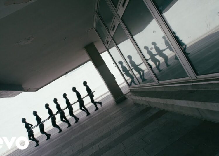 The Chemical Brothers – Go (Official Music Video)
