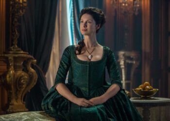 Caitriona Balfe in 'Outlander' Season 2
