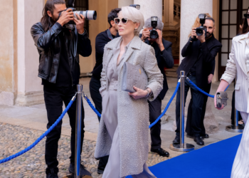 meryl streep as miranda priestly and anne hathaway as andy sachs in 20th century studios' the devil wears prada 2