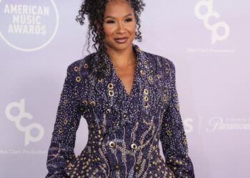 American Music Awards 2026: Celebrity Red Carpet Fashion, Arrivals