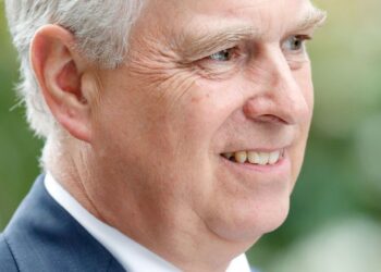 Andrew 'has new royal enemy' - it's disaster for Beatrice and Eugenie | Royal | News