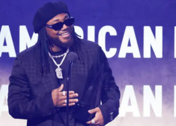 Leon Thomas winner of the Breakthrough R&B Artist Award at the 52nd American Music Awards, from the MGM Grand Las Vegas, on Monday, May 25, 2026. (Francis Specker/CBS ©2026 CBS Broadcasting, Inc.)