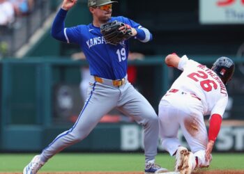 Cardinals Bats Go Quiet-Kansas City Royals Shutout St. Louis 2-0