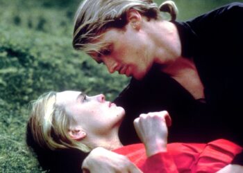 cary elwes and robin wright in a scene from the princess bride