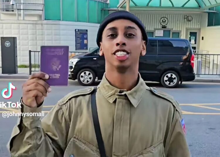 Convicted Streamer Johnny Somali Signs Autographs in Korean Prison, Calls Himself a “Celebrity Inmate”