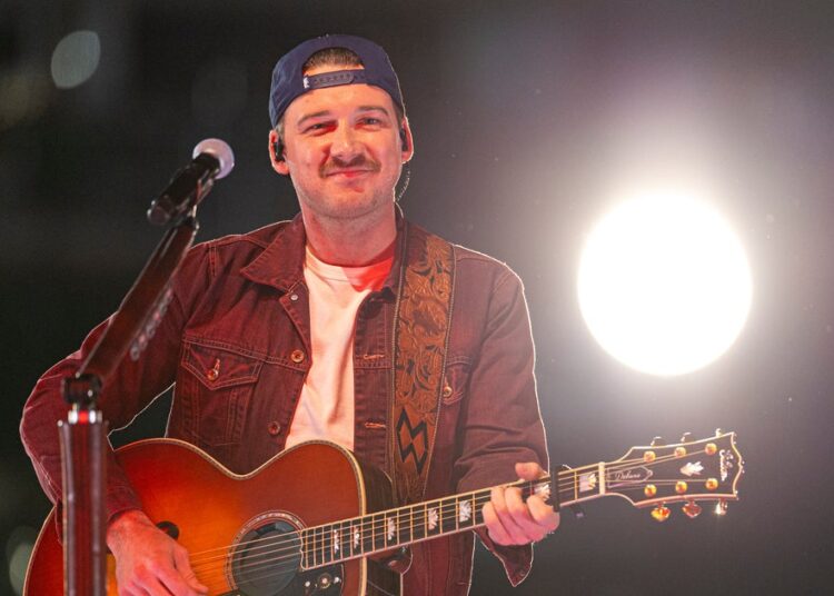 Country Music Star Loses Temper, Flips Piano