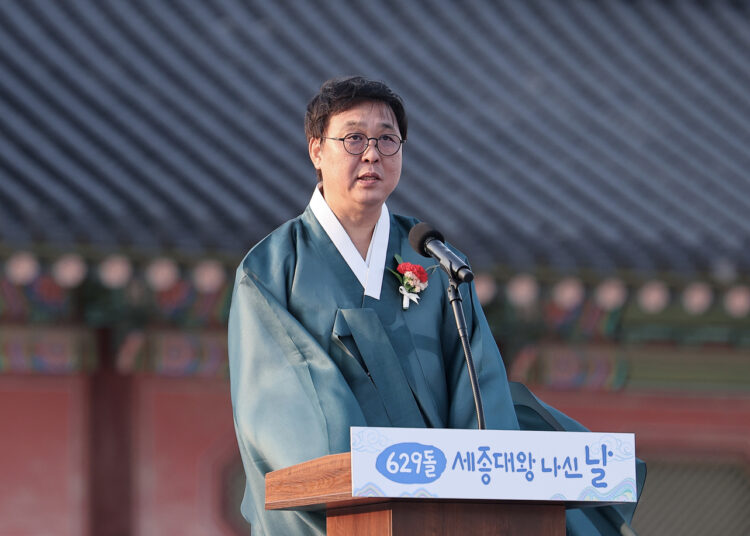 Culture Minister Chae Hwi-young speaks at King Sejong's birthday event in central Seoul on May 15. [NEWS1]
