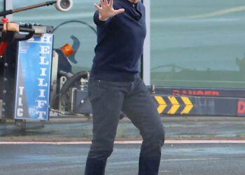 Excl - Tom Cruise touched down in London today
