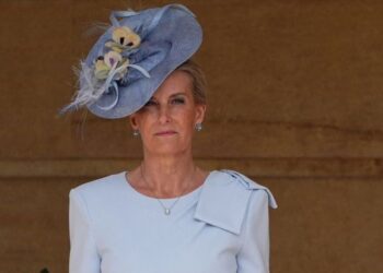 Duchess Sophie looks incredible at Buckingham Palace garden party | Royal | News