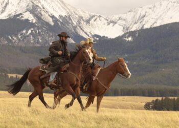 l r cole hauser as rip wheeler and kelly reilly as beth dutton in dutton ranch, episode 1, season 1, streaming on paramount, 2026 photo credit emerson millerparamount