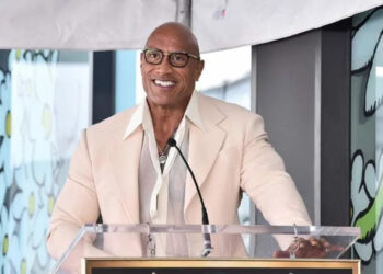Dwayne Johnson honored his longtime friend Emily Blunt at the Walk of Fame ceremony. MEGA
