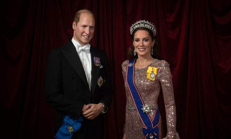 The new wax figures of Prince William and Princess Catherine have not received much love.Mega