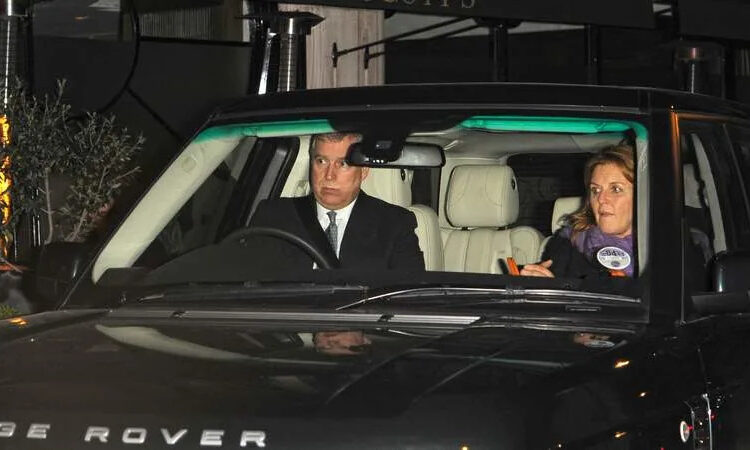 Andrew Mountbatten-Windsor and Sarah Ferguson leave Scotts restaurant in 2013. By: MEGA