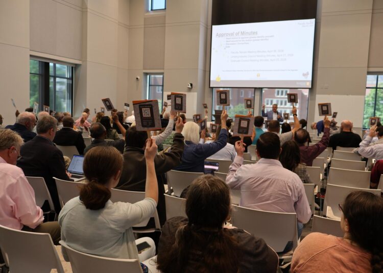 Final faculty senate session addressed enrollment, Neyland entertainment district – The Daily Beacon