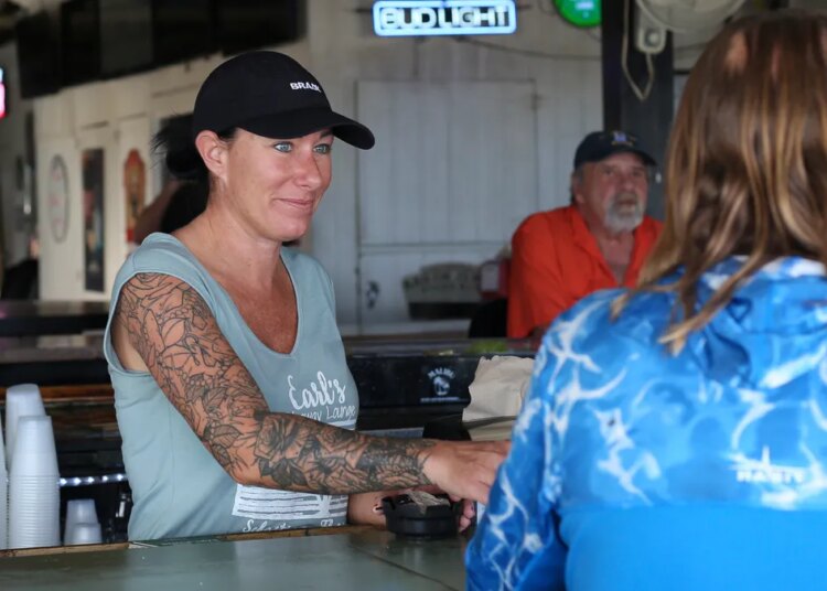 Florida bar Earl's Hideaway, Sebastian has live music, New York pizza