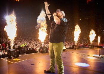 For Luke Combs and Packers, his 2 Lambeau concerts are 'bucket list'