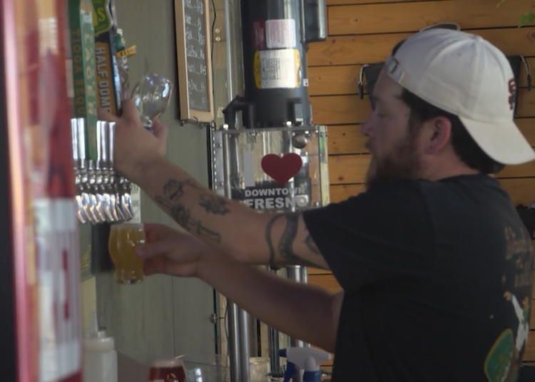 Fresno is one vote away from allowing alcohol consumption in ‘Entertainment Zones’ | CBS47 and KSEE24