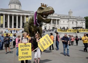 Republic anti-monarchy march - London
