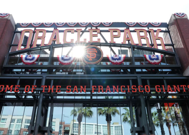 Giants teaming with bowling company Lucky Strike Entertainment