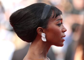 How to Create the Modern French Twist, According to Celebrity Stylists