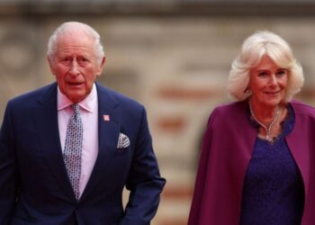 'I was with Charles and Camilla on their honeymoon - this happened' | Royal | News