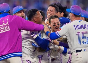 Isbel gets first walk-off hit, makes pair of great catches to lift Royals over Tigers 4-3