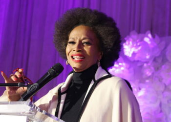 Jenifer Lewis, Actress, St. Louis Walk Of Fame, Washington University, WashU, commencement,Simone Biies