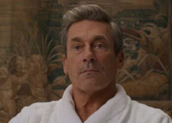 Jennifer Aniston, Jon Hamm, & Zoey Deutch’s Sex Comedy Movie Gets Outrageous Trailer