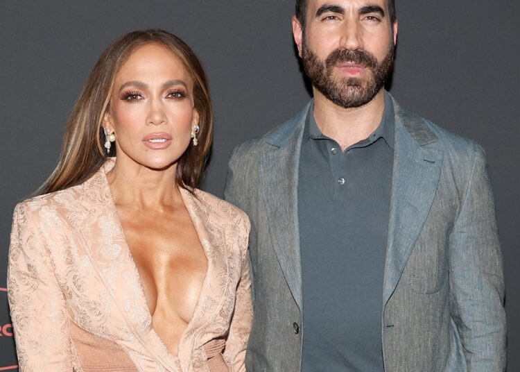 Jennifer Lopez, Brett Goldstein Had "Great Chemistry" on Office Romance