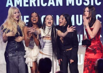 KATSEYE Gives BTS Shout-Out in New Artist of the Year Speech at AMAs
