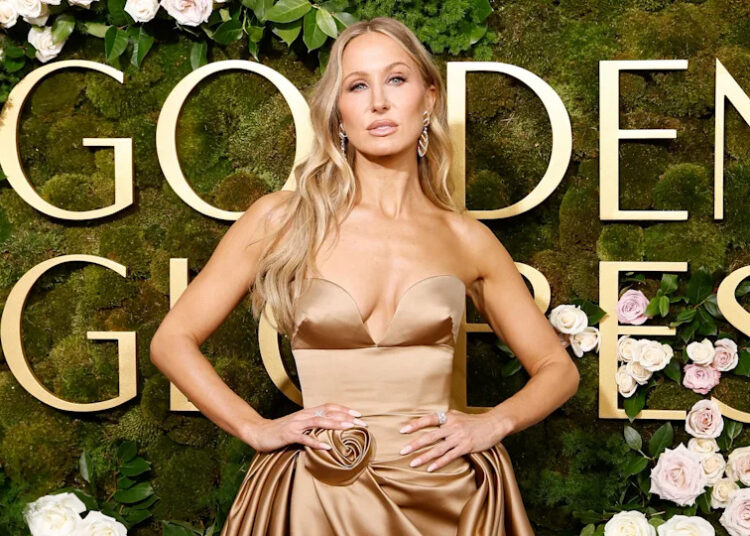 Nikki Glaser attends the 2025 Golden Globe Awards at The Beverly Hilton on January 05, 2025 in Beverly Hills, California.