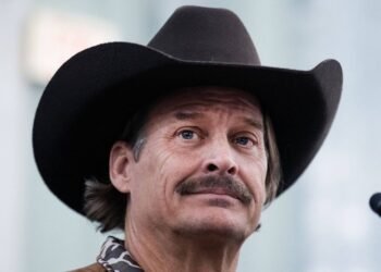 Kid Rock's real reason for Army helicopter flight with Pete Hegseth - Celebrity News - Entertainment