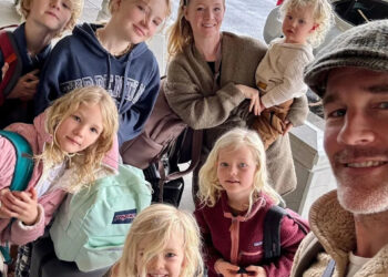 Kimberly and James Van Der Beek with their childrenCredit: James Van Der Beek/Instagram