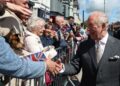 King Charles has fans in stitches with hilarious joke during walkabout | Royal | News