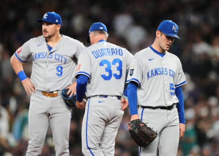 Kolek, Cruz recalled as Ragans heads to the IL for the Royals