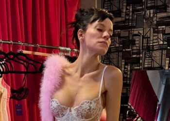 Lily Allen Brings Her 'West End Girl' Style to Mighty Hoopla